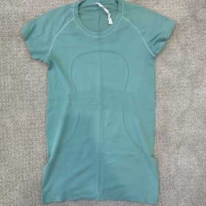 Lululemon top